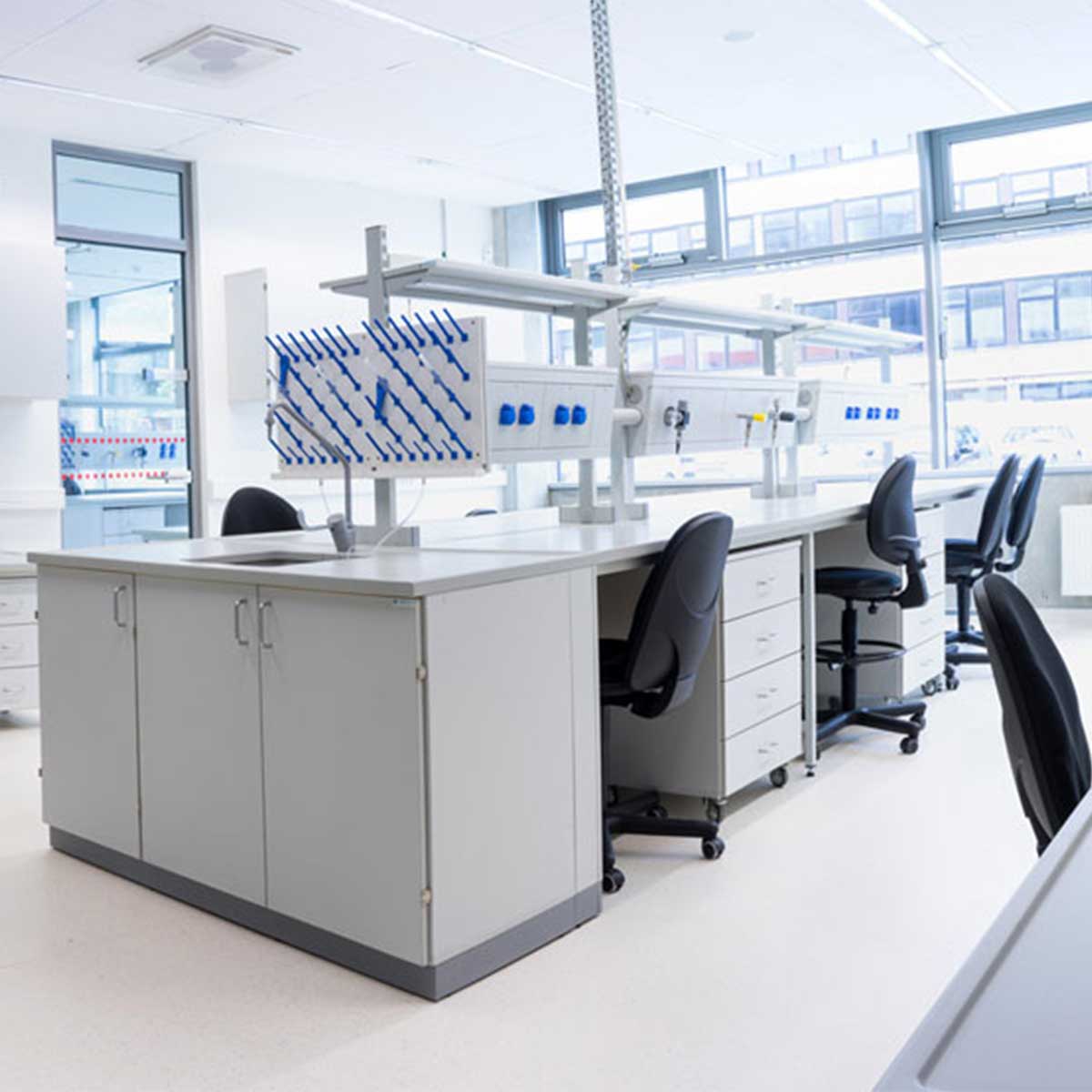 Chemistry Lab Furniture Manufacturers, Suppliers in Punjabi Bagh